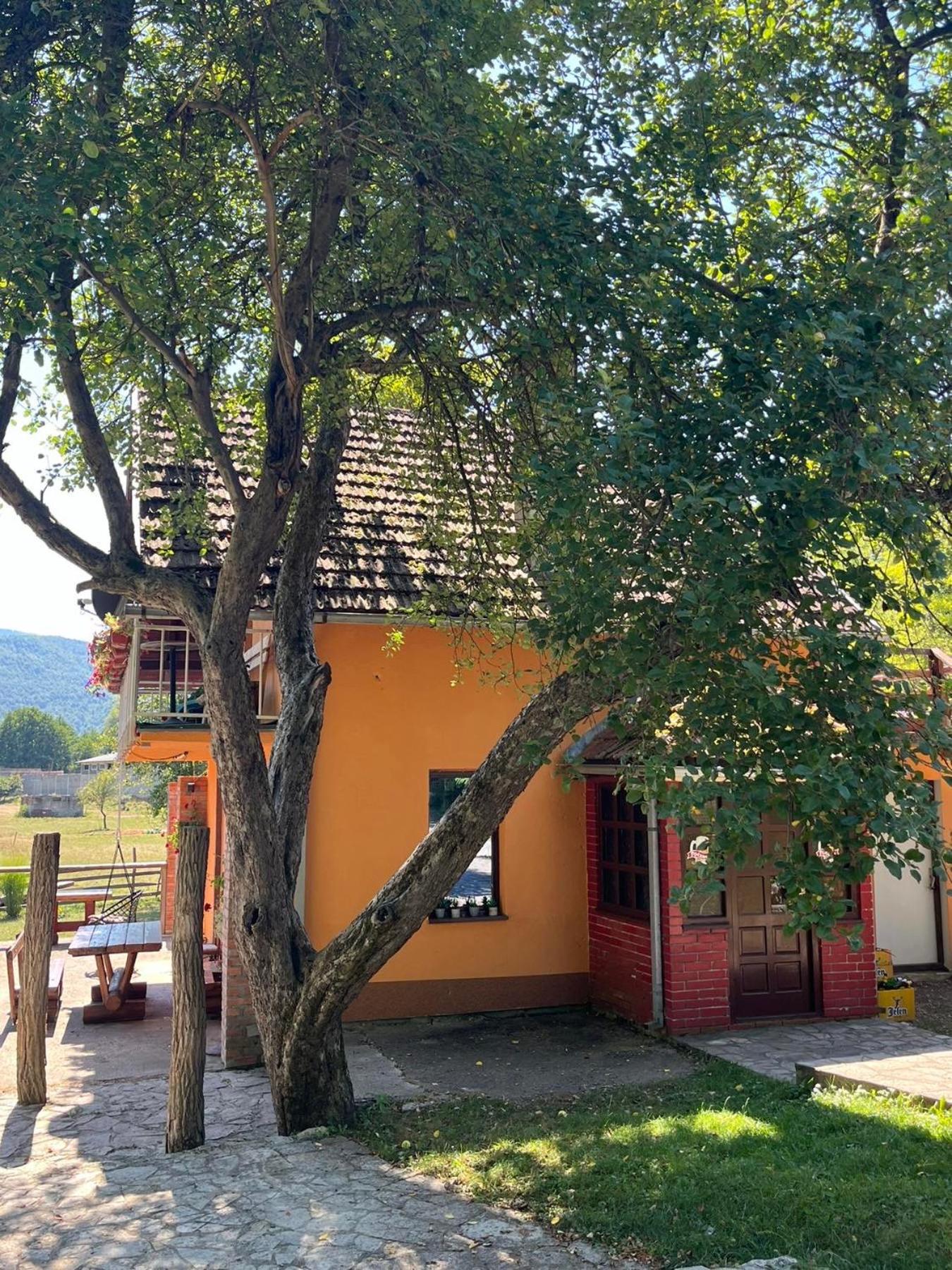 Bed And Breakfast Family Djukic Sipovo Eksteriør bilde